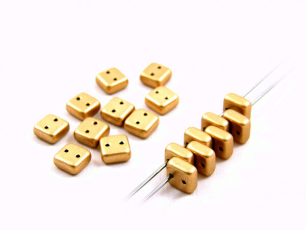 68043-1_koralek-mackany-chexx-2-dirky-tvar-ctverec-rozmer-6x6mm-barva-01710