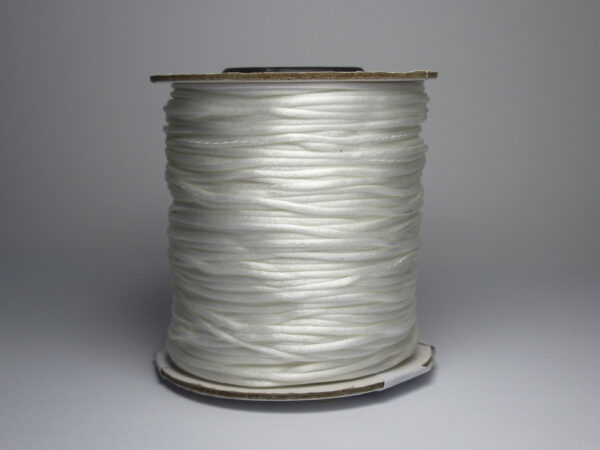 77531_nylon-saten-snurka-prumer-1mm-delka-cca-70-m-barva-bila